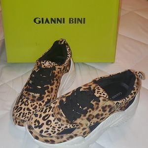 New Gianna Bini Leporad Sneakers Sz 7.5